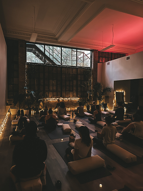 Kenta Yoga studio atmosphere